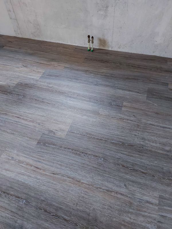 Vinyl Floor Refinishing